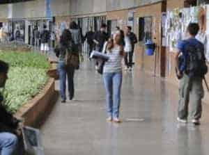 alunos fub 300x223 - FUB abre concurso para 257 vagas t&eacute;cnico-administrativas