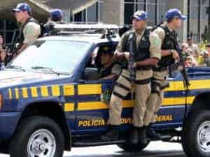 policiais prf 300x225 - Concurso da Pol&iacute;cia Rodovi&aacute;ria Federal ser&aacute; realizado no pr&oacute;ximo domingo