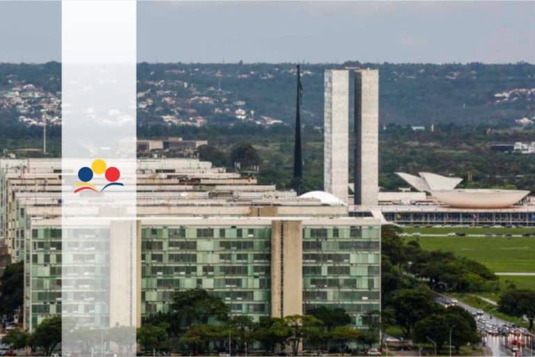 Servidores públicos federais brigam por aumento salarial de 33% Servidores públicos federais brigam por aumento salarial de 33%