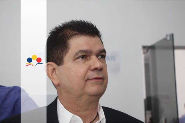 Governo do Ceará anuncia suspensão de concursos públicos Governo do Ceará anuncia suspensão de concursos públicos