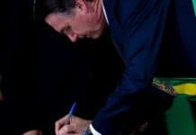 Bolsonaro assina decreto que autoriza PRF a chamar 1.000 aprovados
