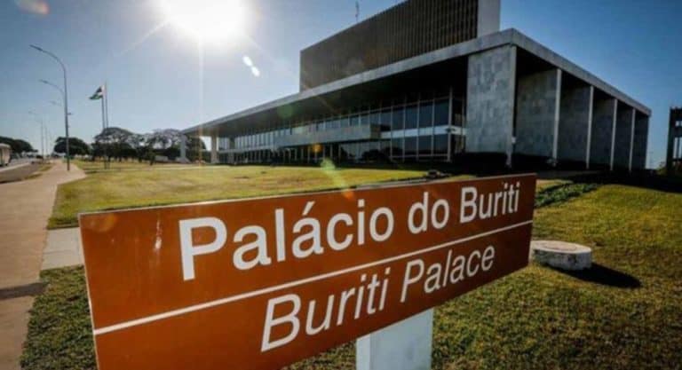 Desconto previdenciário dos servidores do DF passa a ser de até 22% Desconto previdenciário dos servidores do DF passa a ser de até 22%